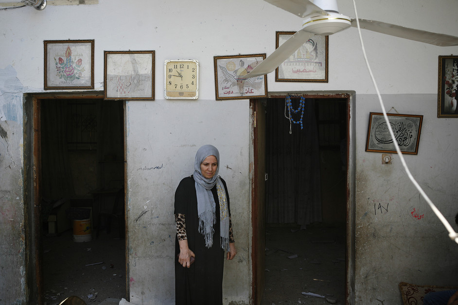 22 Julai - Rumah keluarga Bakr di Gaza City telah dibom di awal pagi.