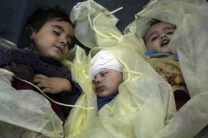      3 jenazah adik beradik yang syahid akibat serangan jet Israel pada Isnin (5 Jan). (Foto oleh WAFA)