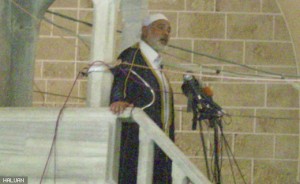 Ismail Haniyeh berkhutbah