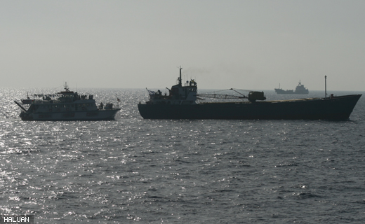 Akhirnya enam buah kapal meneruskan pelayaran menuju ke Gaza.