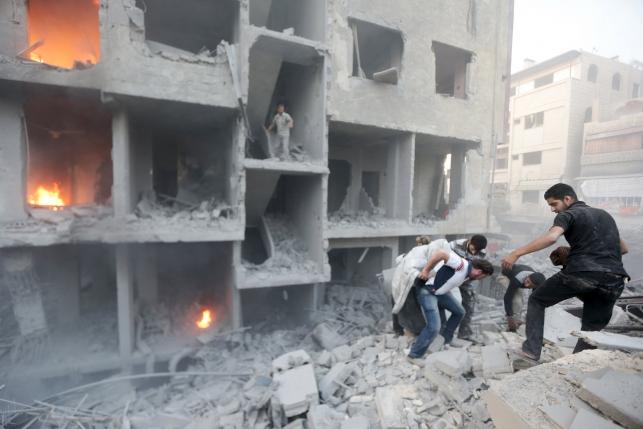Penduduk Syria di Douma, Damaskus diserang dengan bom kimia pada hari pertama Ramadan.