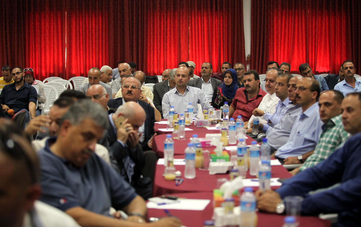 29 Julai - Ahli perniagaan dari Tebing Barat dan Gaza menghadiri satu mesyuarat di Gaza City. Delegasi seramai 115 ahli perniagaan mewakili sektor awam di Tebing Barat berkunjung ke Gaza bagi meningkatkan kerjasama ekonomi dan perdagangan.