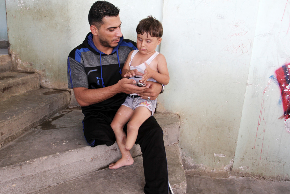 30 Julai - Wael al-Namla dan anaknya Sharif, kedua-duanya tercedera dalam serangan tentera Zionis pada musim panas 2014 di rumah mereka di Rafah. Siasatan bersama oleh Amnesty International dan Forensic Architecture mendapat bukti kukuh bahawa rejim Zionis telah melakukan jenayah perang dalam serangan tersebut.
