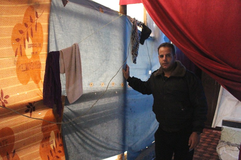 Nasif kini terpaksa tinggal di dalam pondok bekas kandang biri-biri dan kambing di Bait Hanoun, apabila rumahnya munsah diserang pada tahun 2014.